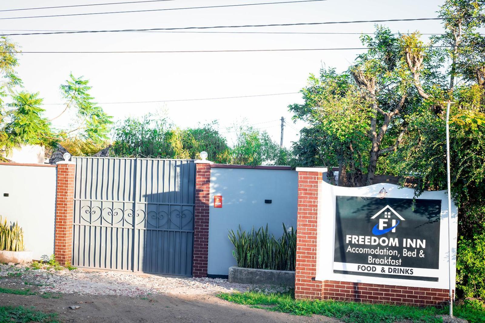 Freedom Inn Arusha Buitenkant foto